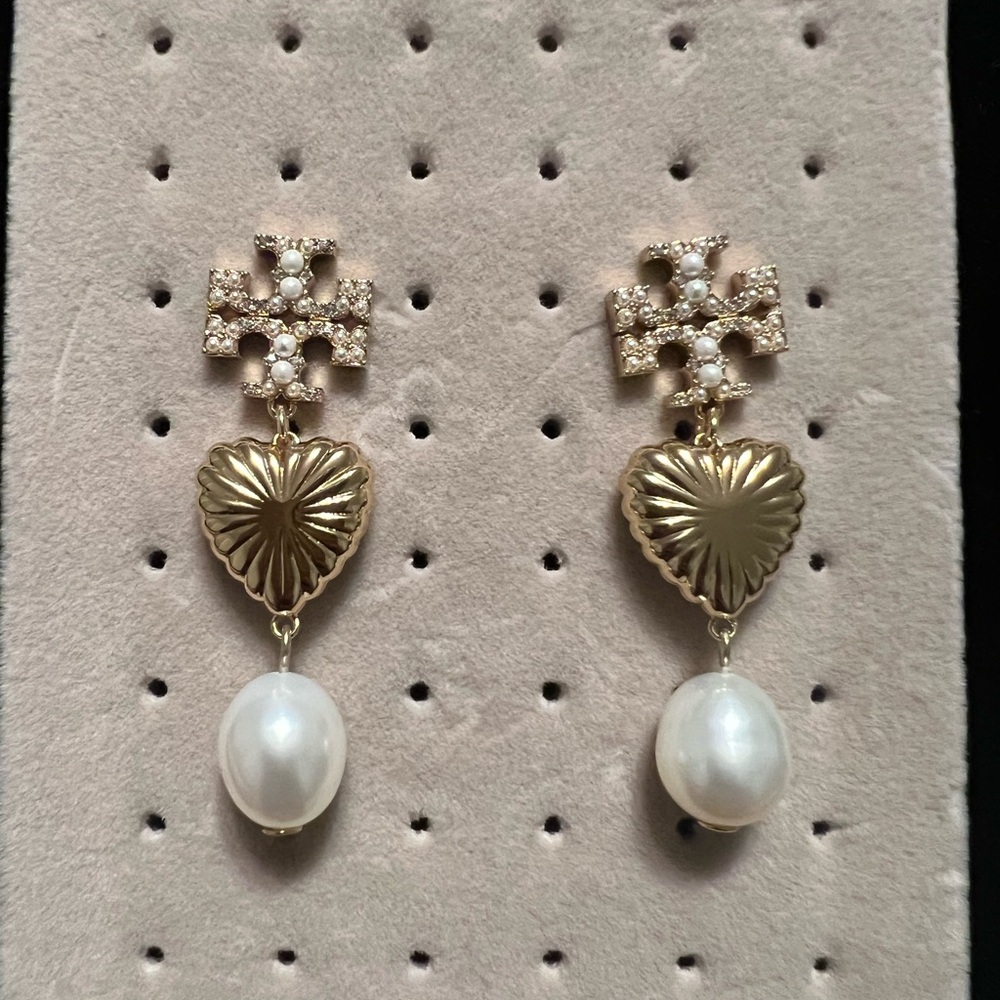 Tory Burch Britten Pleated Heart Front Drop Earrings In Tory Gold / Pearl